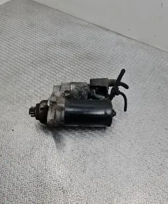 Volkswagen Golf V Starter motor 0001123012