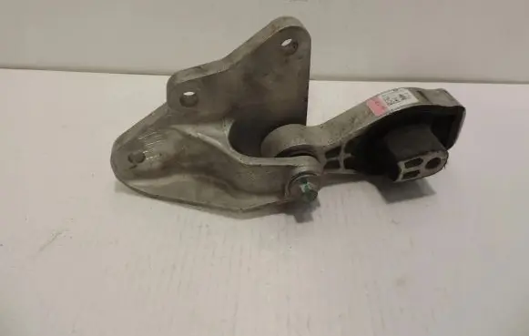Ford Ecosport Gearbox mounting bracket JN15-6P082-BC