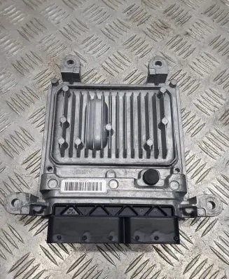 Infiniti Q70 Y51 Engine control unit/module A6519001402 28408661