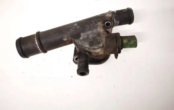 Volkswagen Golf IV Engine coolant pipe/hose 038121133