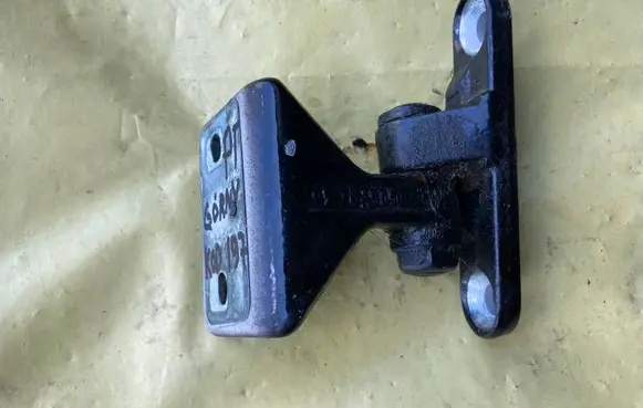 Mercedes-Benz C W203 Rear door upper hinge A2037300237