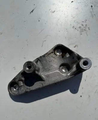 BMW 2 F45 Engine mounting bracket 8513419