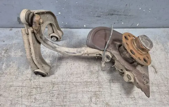 Mercedes-Benz E W211 Front wheel hub spindle knuckle