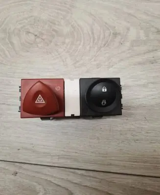 Renault Megane II Hazard light switch 8200095493 8200107308