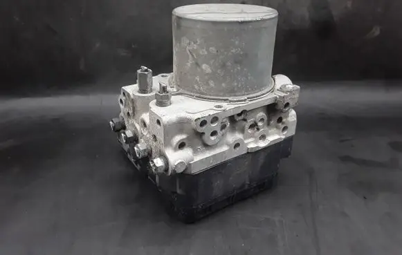 Toyota Urban Cruiser (XP110) ABS Pump 4454052171 8954152A11 1338006970