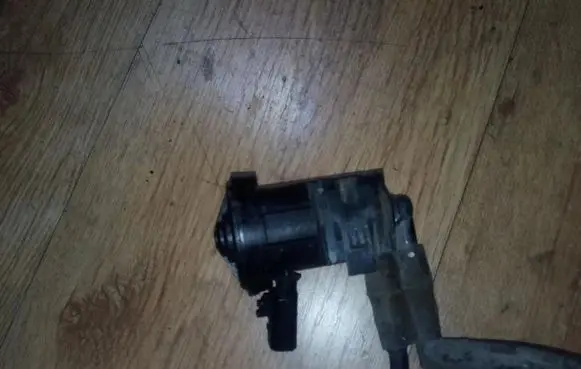 Chrysler Cirrus Turbo solenoid valve 04669569