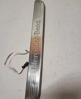 Front sill trim cover