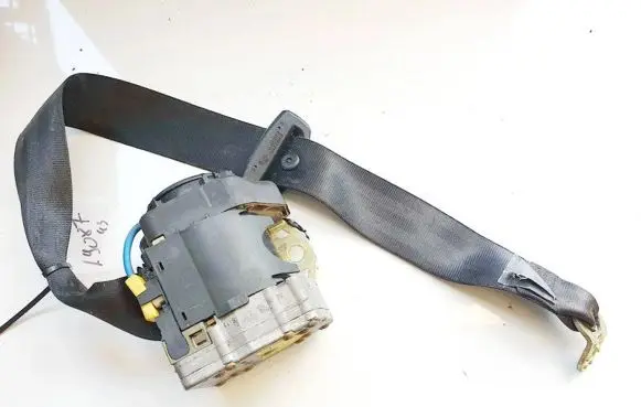 Audi A6 S6 C5 4B Front seatbelt d00064577