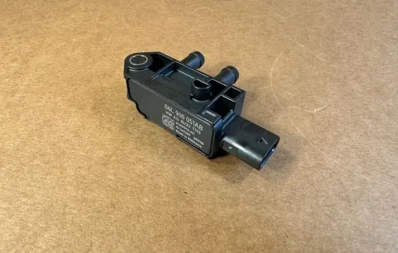 Seat Leon IV Exhaust gas pressure sensor 04L906051AB