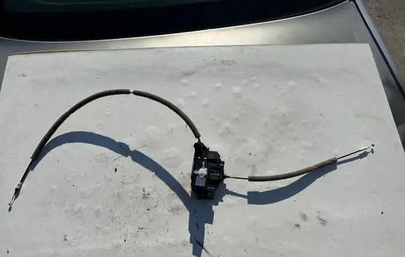 Renault Kadjar Front door lock