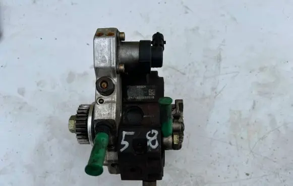 Nissan NV300 Fuel injection high pressure pump