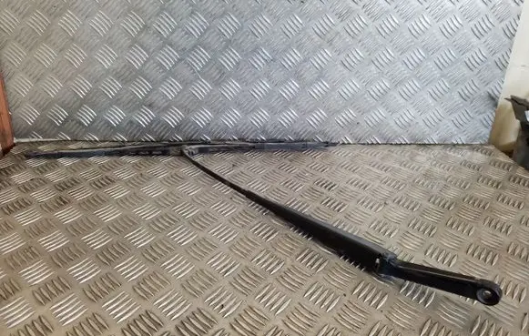 Opel Zafira A Front wiper blade arm 90582558