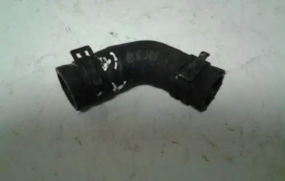 Audi A8 S8 D3 4E Engine coolant pipe/hose 31667687