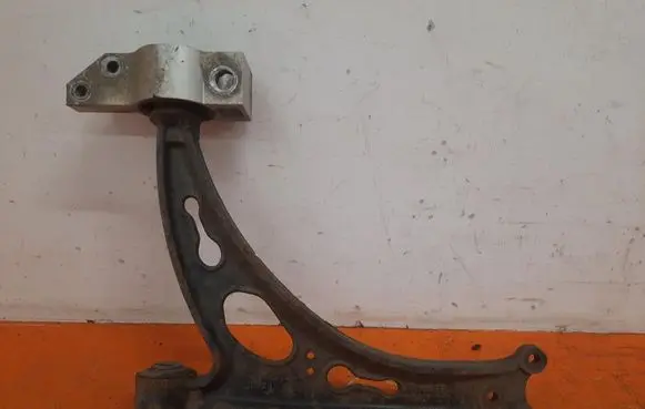 Skoda Octavia Mk2 (1Z) Front control arm 1K0407153G