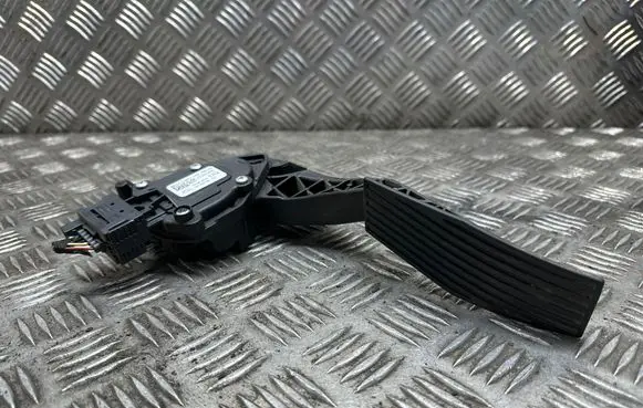 Opel Insignia A Accelerator throttle pedal 6PV00976500 14022016 13237352