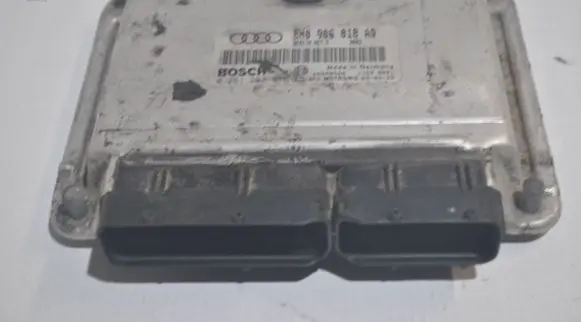 Audi TT Mk1 Engine control unit/module 8N0906018AQ 0261207416
