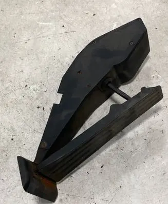 BMW 5 E39 Accelerator throttle pedal 6762480 09100 25916010