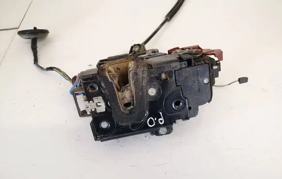 Skoda Fabia Mk2 (5J) Front door lock 6b1837016ce