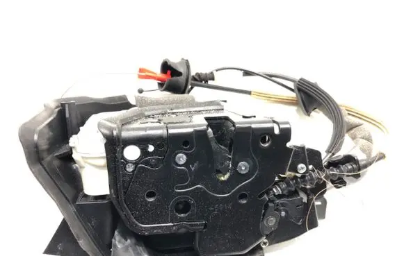 Audi A8 S8 D4 4H Front door lock 