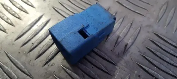 Nissan Primera Other relay 252309f920 4ra007813-03