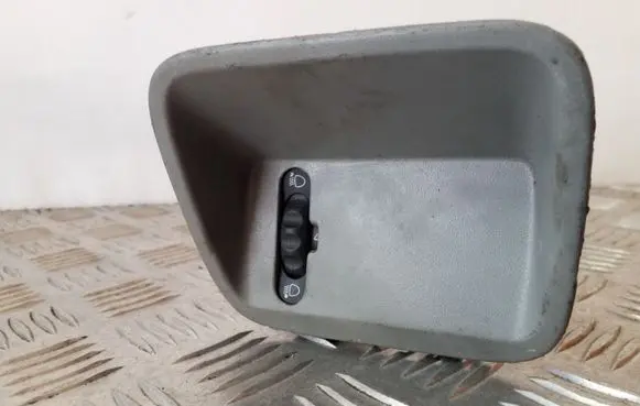 Opel Vivaro Headlight level height control switch 8200022569