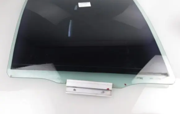 Volvo XC90 Rear door window glass 