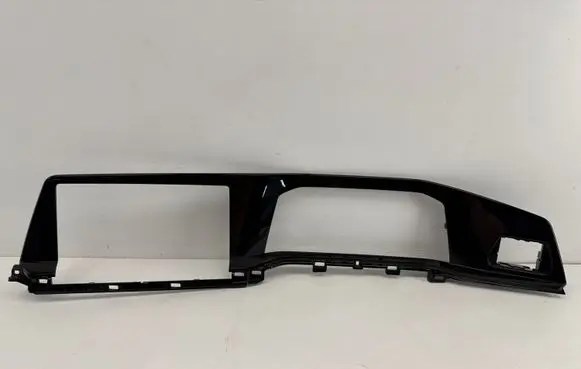 Dashboard glove box trim