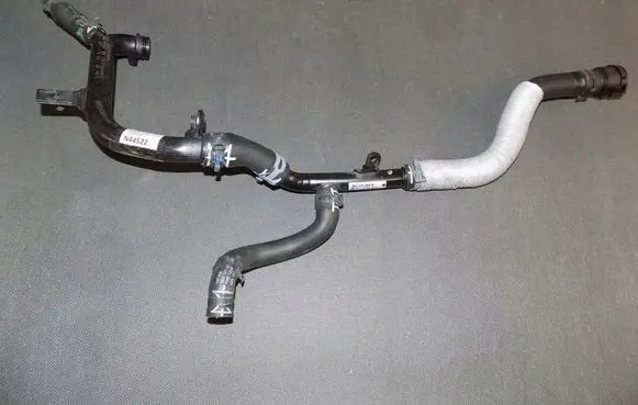 Volkswagen PASSAT CC Engine coolant pipe/hose 06J121065F