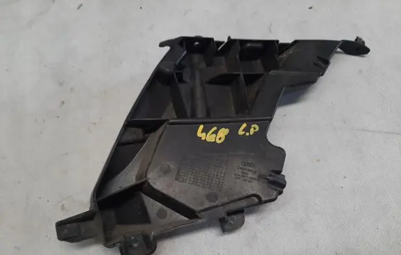 Audi A7 S7 4G Front bumper mounting bracket 4G8807283A