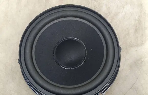 Volkswagen Touareg I Rear door speaker 7E0035411A
