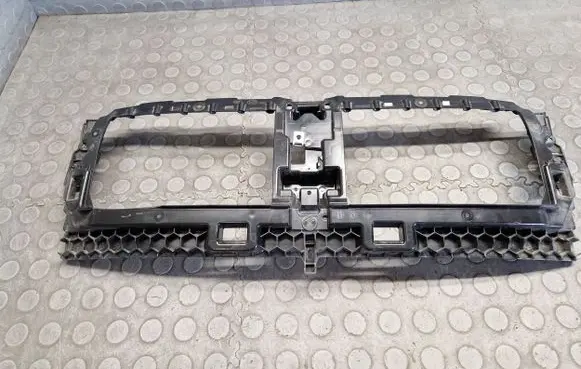 BMW i4 Intercooler air guide/duct channel 9498817
