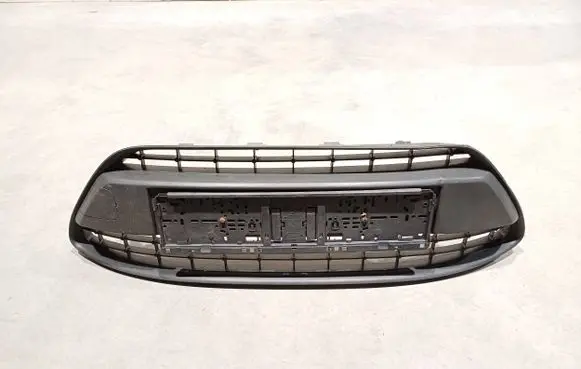 Ford Fiesta Front bumper upper radiator grill 8A6117B968A