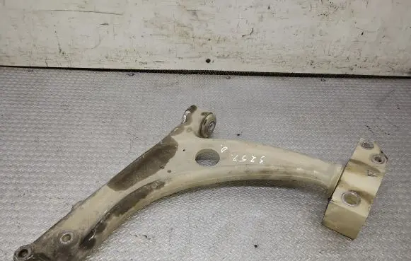 Volkswagen PASSAT B6 Front lower control arm/wishbone
