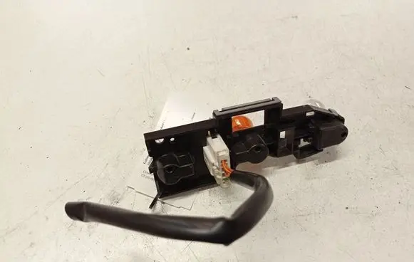 Citroen C5 Tail light bulb cover holder 89032703