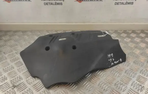 Rear underbody cover/under tray