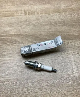 Volkswagen Lupo Spark plug 101905620 PZFR5N