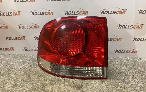 Volkswagen Touareg I Rear/tail lights 28259002 7L6945095K