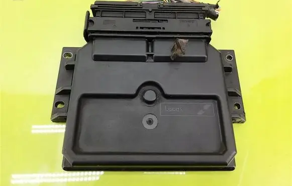 Renault Kangoo I Engine control unit/module 8200546935