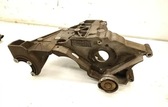 Chrysler Grand Voyager IV Fuel pump bracket 90512909G