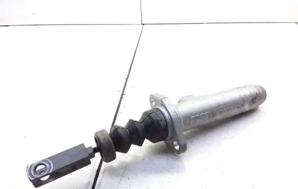 Audi 80 90 B3 Clutch master cylinder 893721401B