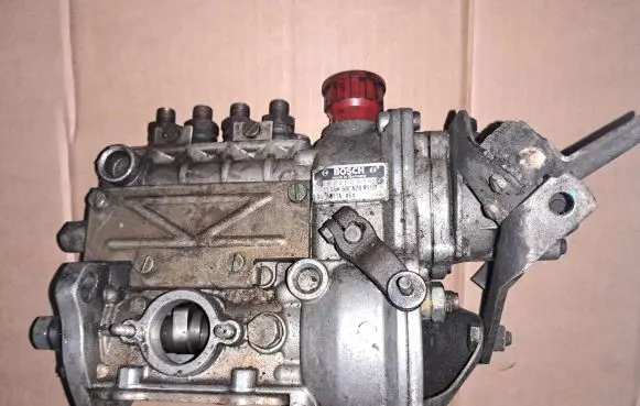 Mercedes-Benz W123 Fuel injection high pressure pump 0400114069