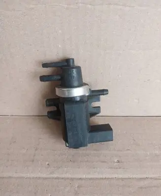 Audi A4 S4 B5 8D Turbo solenoid valve 1J0906627 00T333 72290320