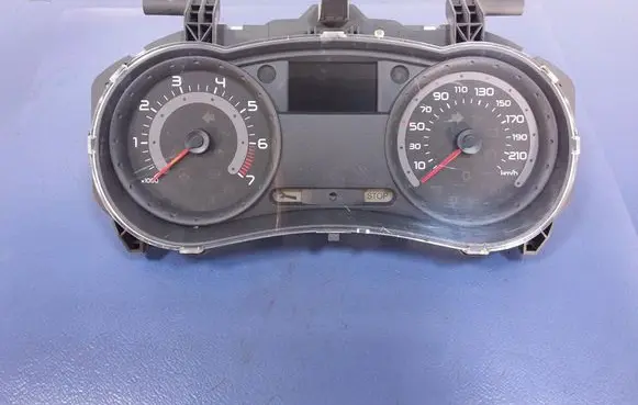 Renault Clio III Speedometer (instrument cluster) 8200715178M