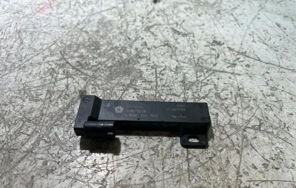 Dodge Challenger Keyless (KESSY) go control unit/module 68071978AA 64469T