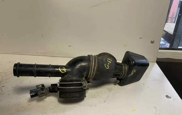 Air intake hose/pipe