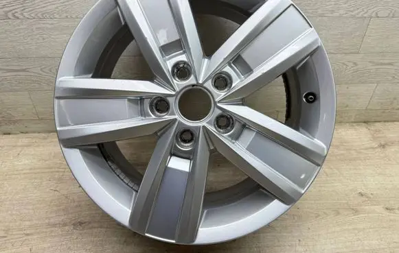 Volkswagen Multivan T5 R17 alloy rim 7E0601025P