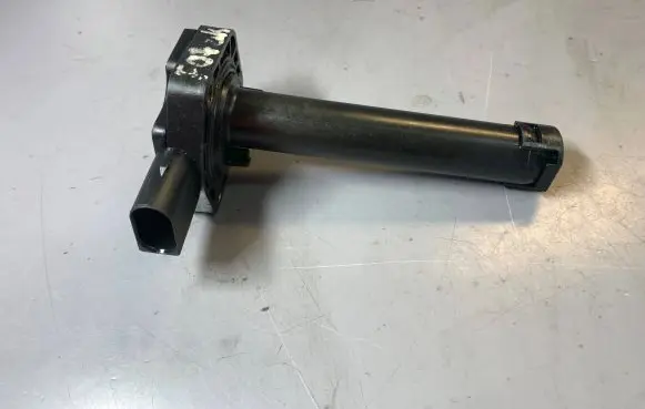 BMW 7 F01 F02 F03 F04 Oil level sensor 7607909 12617607909 12617567722