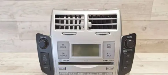 Toyota Yaris Radio/CD/DVD/GPS head unit 861200D210