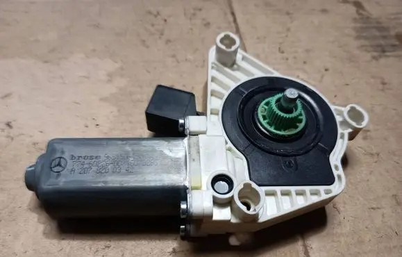 Mercedes-Benz E C207 W207 Front door window regulator motor A2078200342 965150100 965150