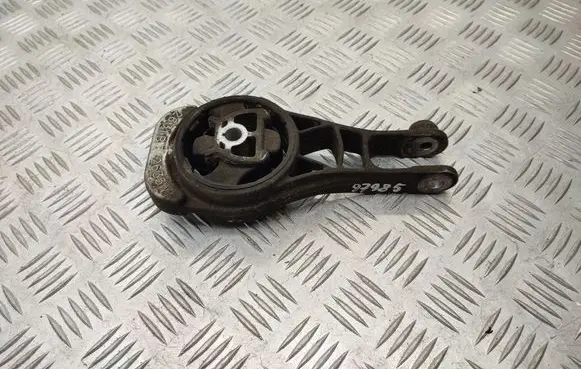 Engine mount bracket
